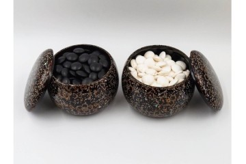 時代物　蛤・那智黒　螺鈿の花文が華やかな碁笥・碁石セット　(R-084907)