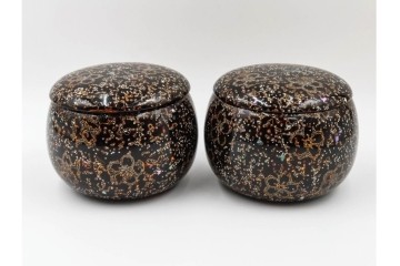 時代物　蛤・那智黒　螺鈿の花文が華やかな碁笥・碁石セット　(R-084907)