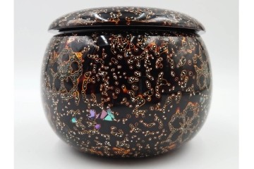 時代物　蛤・那智黒　螺鈿の花文が華やかな碁笥・碁石セット　(R-084907)