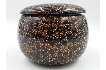 時代物　蛤・那智黒　螺鈿の花文が華やかな碁笥・碁石セット　(R-084907)