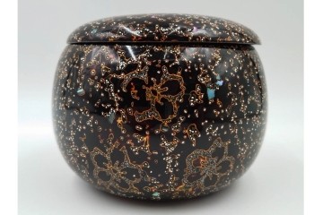 時代物　蛤・那智黒　螺鈿の花文が華やかな碁笥・碁石セット　(R-084907)