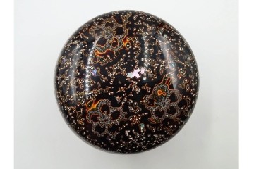 時代物　蛤・那智黒　螺鈿の花文が華やかな碁笥・碁石セット　(R-084907)