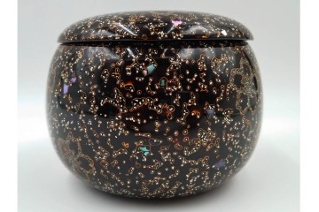 時代物　蛤・那智黒　螺鈿の花文が華やかな碁笥・碁石セット　(R-084907)