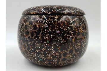 時代物　蛤・那智黒　螺鈿の花文が華やかな碁笥・碁石セット　(R-084907)