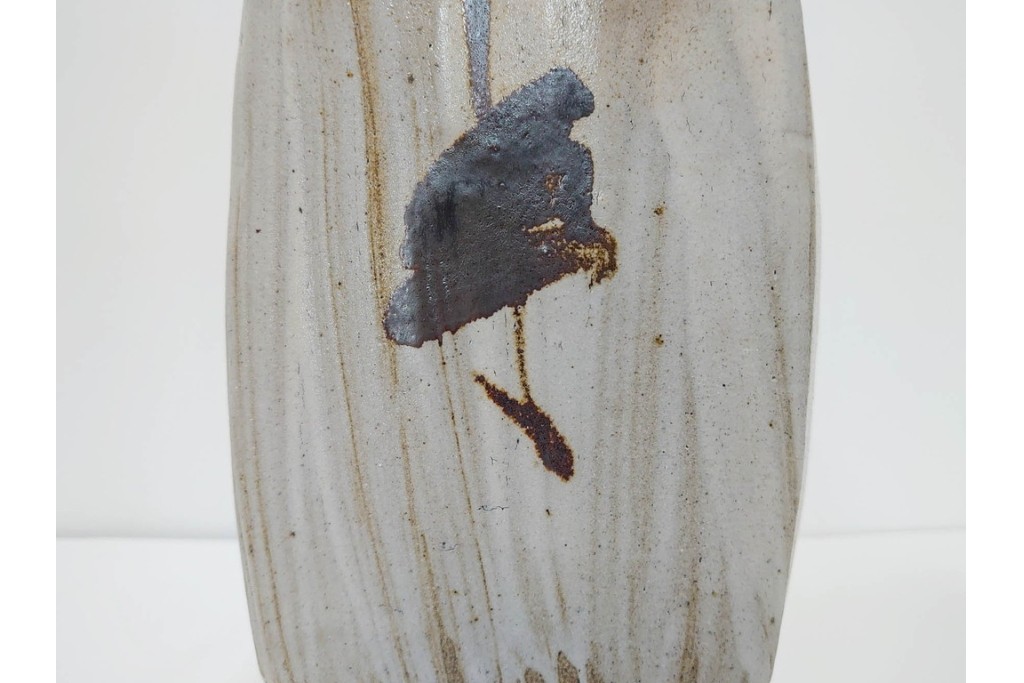 人間国宝　濱田庄司(浜田庄司)　塩釉絵刷毛目　高さ約30cmの益子焼花瓶　共箱付き　(R-084910)