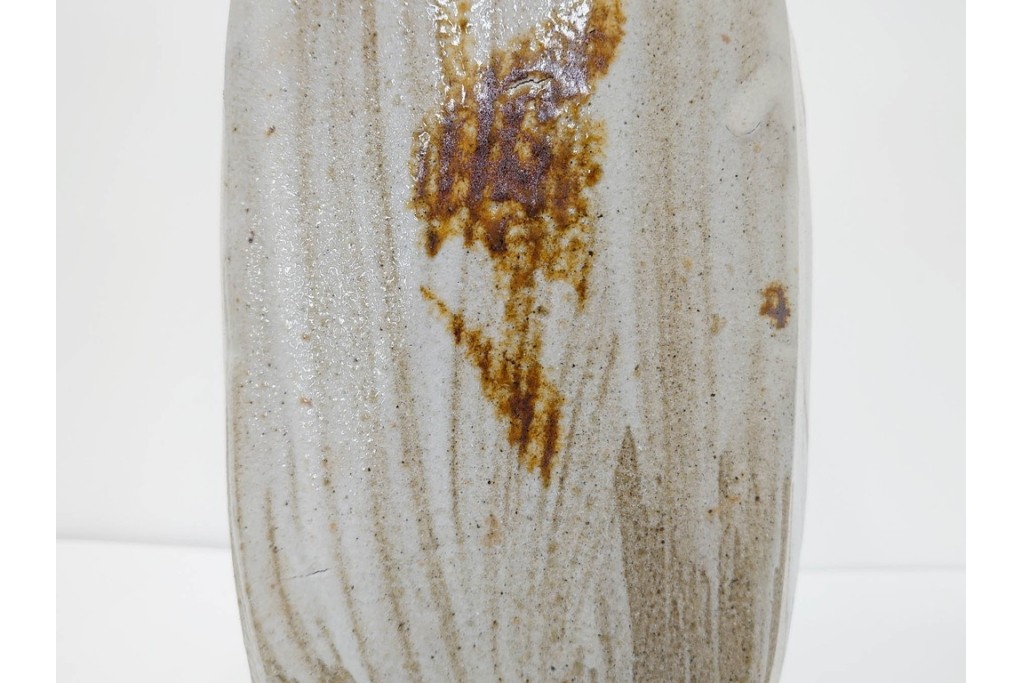 人間国宝　濱田庄司(浜田庄司)　塩釉絵刷毛目　高さ約30cmの益子焼花瓶　共箱付き　(R-084910)