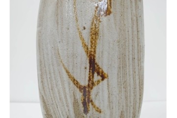 人間国宝　濱田庄司(浜田庄司)　塩釉絵刷毛目　高さ約30cmの益子焼花瓶　共箱付き　(R-084910)