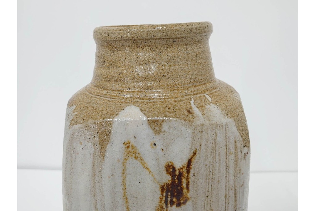 人間国宝　濱田庄司(浜田庄司)　塩釉絵刷毛目　高さ約30cmの益子焼花瓶　共箱付き　(R-084910)