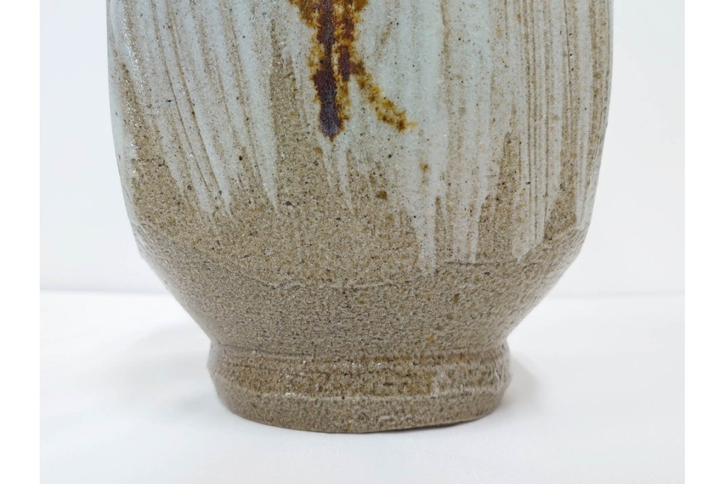 人間国宝　濱田庄司(浜田庄司)　塩釉絵刷毛目　高さ約30cmの益子焼花瓶　共箱付き　(R-084910)