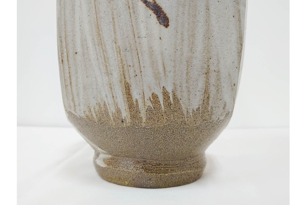 人間国宝　濱田庄司(浜田庄司)　塩釉絵刷毛目　高さ約30cmの益子焼花瓶　共箱付き　(R-084910)