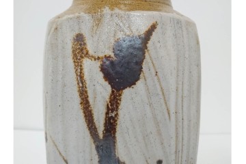 人間国宝　濱田庄司(浜田庄司)　塩釉絵刷毛目　高さ約30cmの益子焼花瓶　共箱付き　(R-084910)