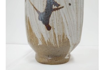 人間国宝　濱田庄司(浜田庄司)　塩釉絵刷毛目　高さ約30cmの益子焼花瓶　共箱付き　(R-084910)