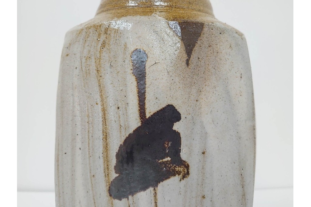 人間国宝　濱田庄司(浜田庄司)　塩釉絵刷毛目　高さ約30cmの益子焼花瓶　共箱付き　(R-084910)