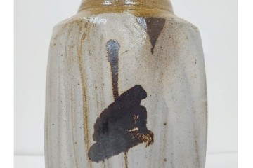 人間国宝　濱田庄司(浜田庄司)　塩釉絵刷毛目　高さ約30cmの益子焼花瓶　共箱付き　(R-084910)