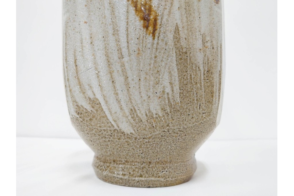 人間国宝　濱田庄司(浜田庄司)　塩釉絵刷毛目　高さ約30cmの益子焼花瓶　共箱付き　(R-084910)