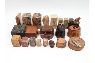 木彫・彫刻・篆刻　石材製と木製の古印材まとめて22点セット　(R-084911)