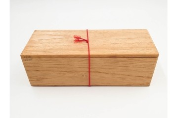 三右衛門焼　十三代 酒井田柿右衛門・十三代 今泉今右衛門・十三代 中里太郎右衛門　異なる表情を楽しめるぐい吞み3客セット　共箱付き　(R-084913)