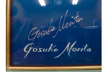 真作　直筆サイン入り　森田剛介(Gosuke Morita)　AP2/50　海中を泳ぐイルカが爽やかに描かれたシルクスクリーン　(R-084924)