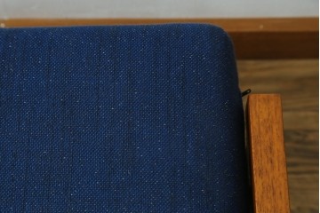デンマークヴィンテージ　GETAMA(ゲタマ)　Hans J Wegner(ハンス・J・ウェグナー)　GE375　チーク材　端正なフレームデザインのオットマン　(R-084928)