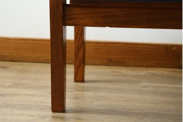 デンマークヴィンテージ　GETAMA(ゲタマ)　Hans J Wegner(ハンス・J・ウェグナー)　GE375　チーク材　端正なフレームデザインのオットマン　(R-084928)