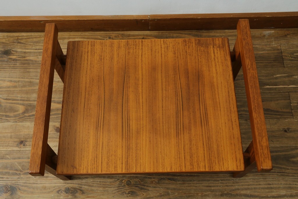 デンマークヴィンテージ　GETAMA(ゲタマ)　Hans J Wegner(ハンス・J・ウェグナー)　GE375　チーク材　端正なフレームデザインのオットマン　(R-084928)