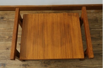 デンマークヴィンテージ　GETAMA(ゲタマ)　Hans J Wegner(ハンス・J・ウェグナー)　GE375　チーク材　端正なフレームデザインのオットマン　(R-084928)