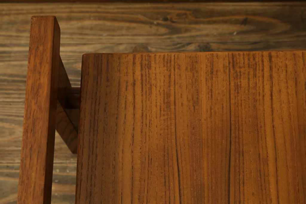 デンマークヴィンテージ　GETAMA(ゲタマ)　Hans J Wegner(ハンス・J・ウェグナー)　GE375　チーク材　端正なフレームデザインのオットマン　(R-084928)
