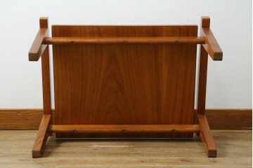 デンマークヴィンテージ　GETAMA(ゲタマ)　Hans J Wegner(ハンス・J・ウェグナー)　GE375　チーク材　端正なフレームデザインのオットマン　(R-084928)