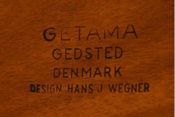 デンマークヴィンテージ　GETAMA(ゲタマ)　Hans J Wegner(ハンス・J・ウェグナー)　GE375　チーク材　端正なフレームデザインのオットマン　(R-084928)