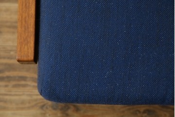 デンマークヴィンテージ　GETAMA(ゲタマ)　Hans J Wegner(ハンス・J・ウェグナー)　GE375　チーク材　端正なフレームデザインのオットマン　(R-084928)