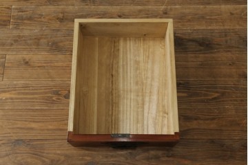 和製ヴィンテージ　美品!!　前面(欅材)　上杢目　手打ち金具が素敵な木地呂塗りの仙台箪笥ローボード　(R-084930)