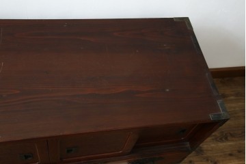 和製ヴィンテージ　美品!!　前面(欅材)　上杢目　手打ち金具が素敵な木地呂塗りの仙台箪笥ローボード　(R-084930)