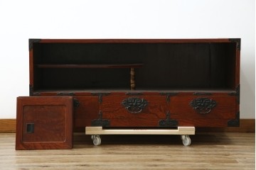 和製ヴィンテージ　美品!!　前面(欅材)　上杢目　手打ち金具が素敵な木地呂塗りの仙台箪笥ローボード　(R-084930)