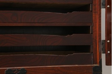 《天板取り付け加工費込み》　和製ヴィンテージ　美品!!　前面(欅材)　上杢目　手打ち金具が素敵な木地呂塗りの観音開き仙台箪笥　(R-084931)