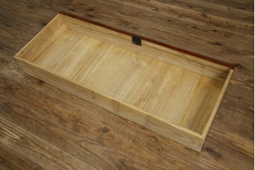 《天板取り付け加工費込み》　和製ヴィンテージ　美品!!　前面(欅材)　上杢目　手打ち金具が素敵な木地呂塗りの仙台箪笥　(R-084932)