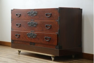 《天板取り付け加工費込み》　和製ヴィンテージ　美品!!　前面(欅材)　上杢目　手打ち金具が素敵な木地呂塗りの仙台箪笥　(R-084932)