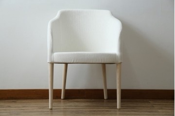 中古　短期展示品　極美品　相合家具製作所(SOGOKAGU)　マーガレット(MARGUERITE)　シンプルなデザインが魅力的なアームチェア　(R-084933)