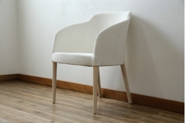 中古　短期展示品　極美品　相合家具製作所(SOGOKAGU)　マーガレット(MARGUERITE)　シンプルなデザインが魅力的なアームチェア　(R-084933)