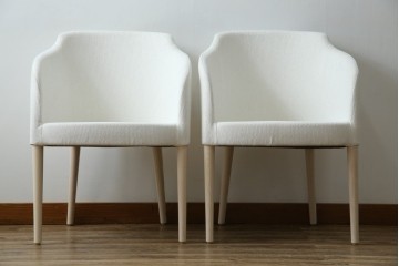 中古　短期展示品　極美品　相合家具製作所(SOGOKAGU)　マーガレット(MARGUERITE)　シンプルなデザインが魅力的なアームチェア2脚セット　(R-084934)