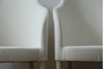 中古　短期展示品　極美品　相合家具製作所(SOGOKAGU)　マーガレット(MARGUERITE)　シンプルなデザインが魅力的なアームチェア2脚セット　(R-084934)