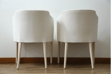 中古　短期展示品　極美品　相合家具製作所(SOGOKAGU)　マーガレット(MARGUERITE)　シンプルなデザインが魅力的なアームチェア2脚セット　(R-084934)