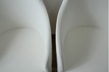 中古　短期展示品　極美品　相合家具製作所(SOGOKAGU)　マーガレット(MARGUERITE)　シンプルなデザインが魅力的なアームチェア2脚セット　(R-084934)