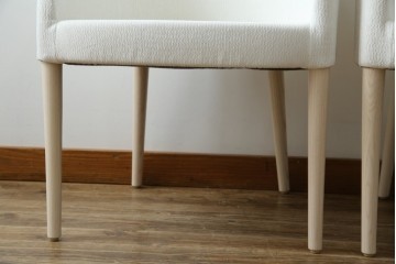 中古　短期展示品　極美品　相合家具製作所(SOGOKAGU)　マーガレット(MARGUERITE)　シンプルなデザインが魅力的なアームチェア2脚セット　(R-084934)