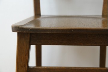 中古　永田良介商店　神戸洋家具　落ち着きのあるシックな佇まいが魅力のラダー型食堂椅子　(R-084935)