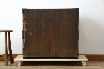 和製アンティーク　希少な総栗材!　太い横桟が目を引く越後(現在の新潟県)の帳場箪笥　(R-084936)