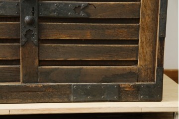 和製アンティーク　希少な総栗材!　太い横桟が目を引く越後(現在の新潟県)の帳場箪笥　(R-084936)