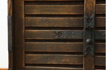 和製アンティーク　希少な総栗材!　太い横桟が目を引く越後(現在の新潟県)の帳場箪笥　(R-084936)