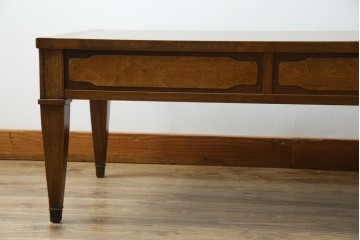 中古　DREXEL HERITAGE(ドレクセルヘリテイジ)　Triune(トライユン)　マホガニー材　クラシカルな佇まいのカクテルテーブル　(R-084937)