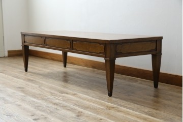 中古　DREXEL HERITAGE(ドレクセルヘリテイジ)　Triune(トライユン)　マホガニー材　クラシカルな佇まいのカクテルテーブル　(R-084937)