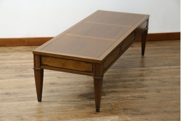 中古　DREXEL HERITAGE(ドレクセルヘリテイジ)　Triune(トライユン)　マホガニー材　クラシカルな佇まいのカクテルテーブル　(R-084937)